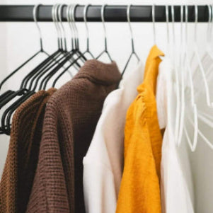 Coat Hangers 10 Pack - Living LaundryHGR - RUB - 10 - BLK