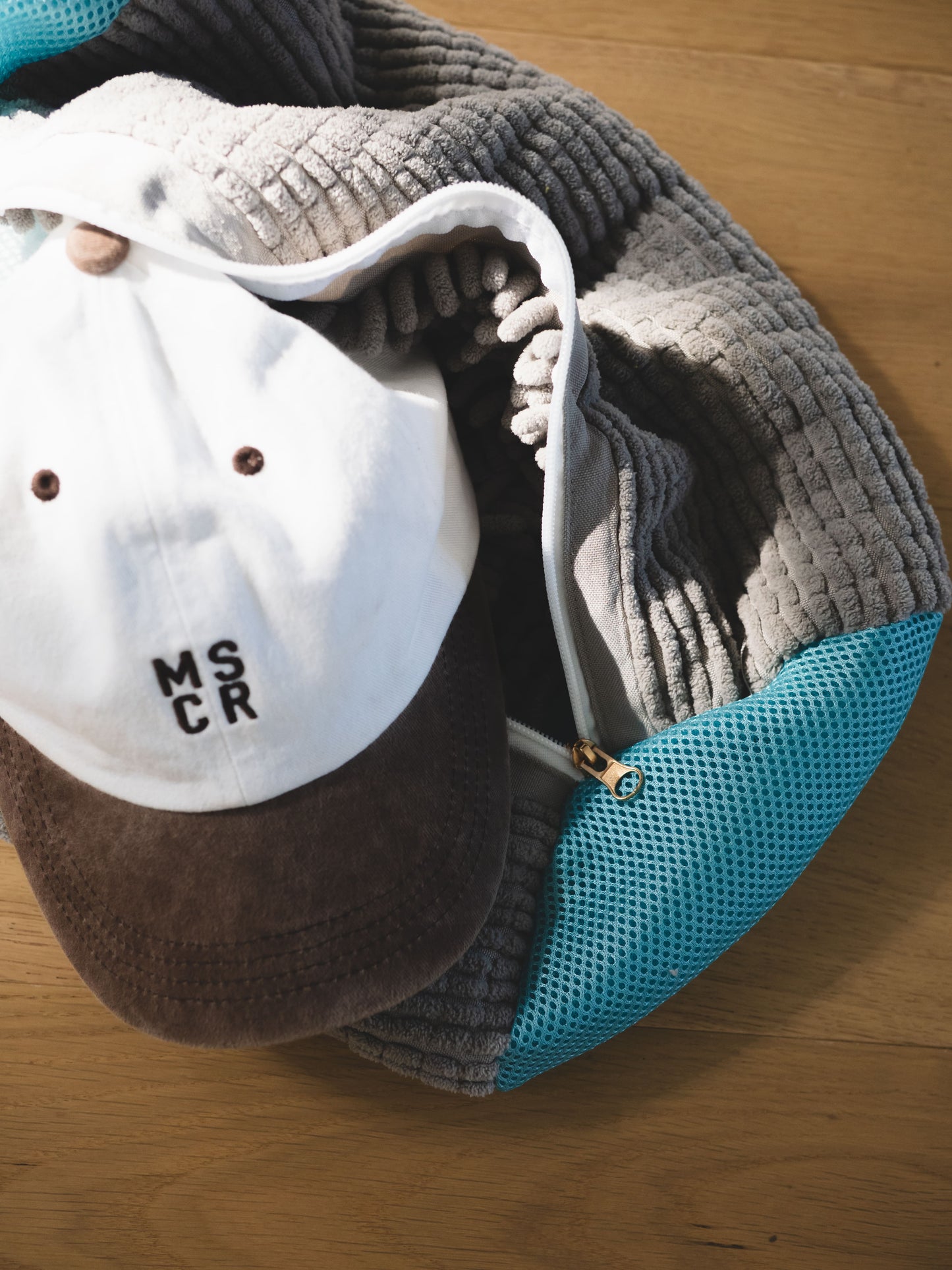 hat inside protective soft wash bag